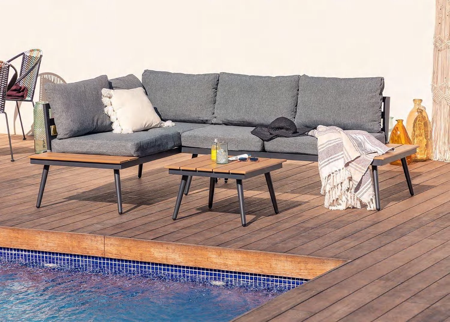DES251053 — Steel corner sofa set of 3